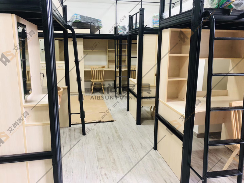 汕頭這家工廠黑色的公寓鐵架床也別有一番風味